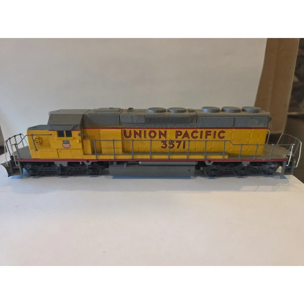 HO ATHEARN UNION PACIFIC 3571 SD40-2 DIESEL LOCOMOTIVE POWERED